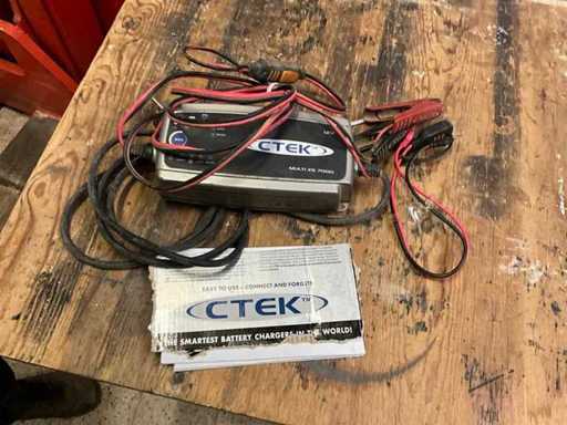 Chargeur de batterie CTEK Multi xs 7000