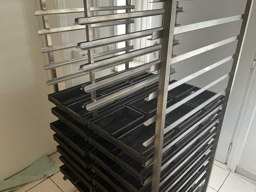 Double stainless steel shelf trolley + 14x bread baking tray (6 shapes)