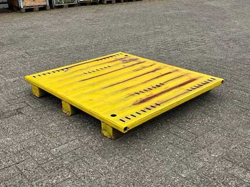 Steel pallets (58x)