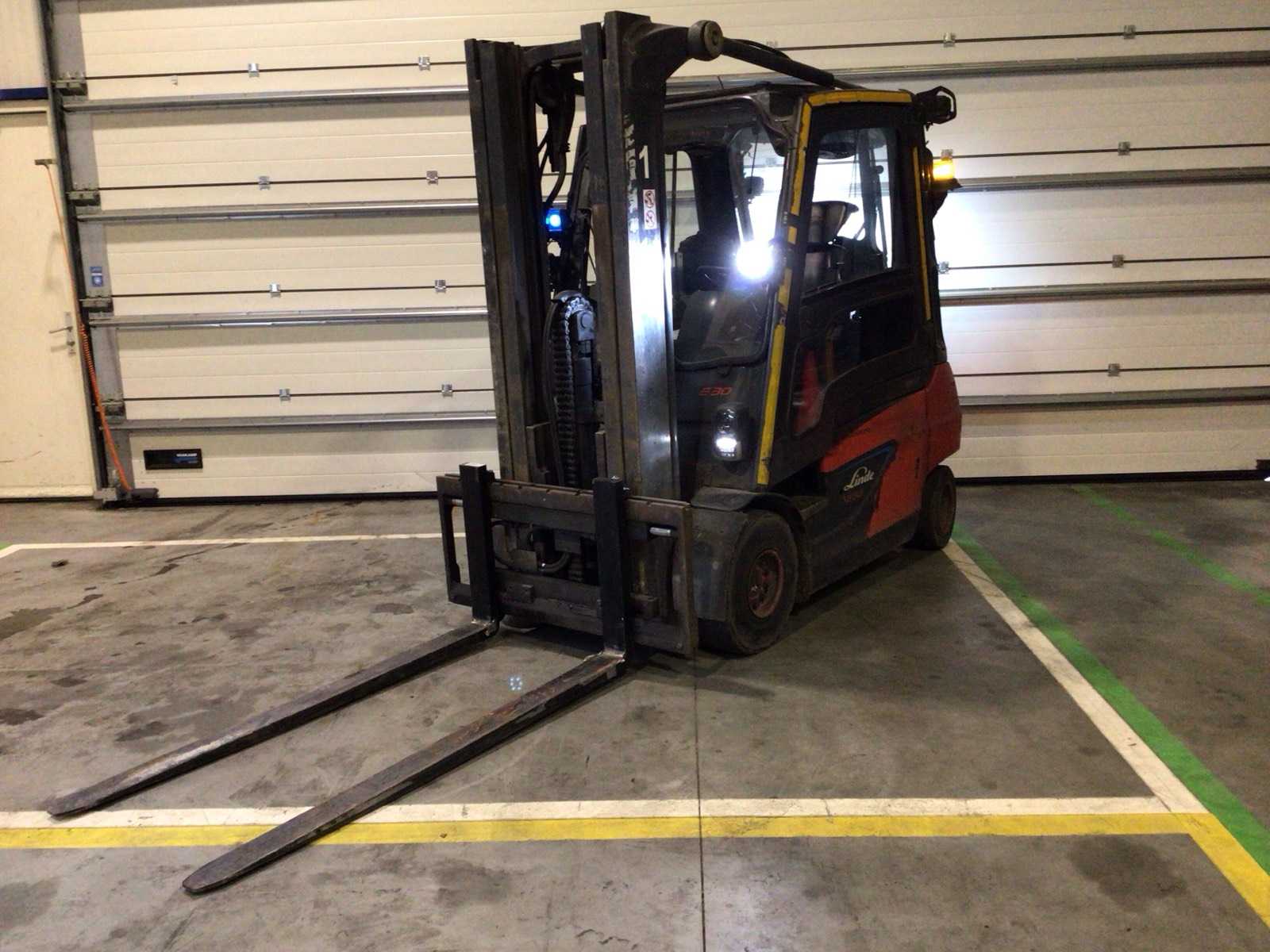 Wózek widłowy Linde E30-01 z 2020 r.