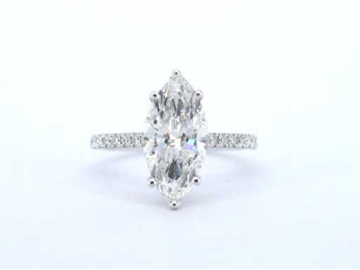 Weißgoldener Solitärring Marquise Diamant 2,00 Karat versteckter Heiligenschein