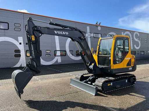 Excavatrice MIDI Volvo EC55B 2011