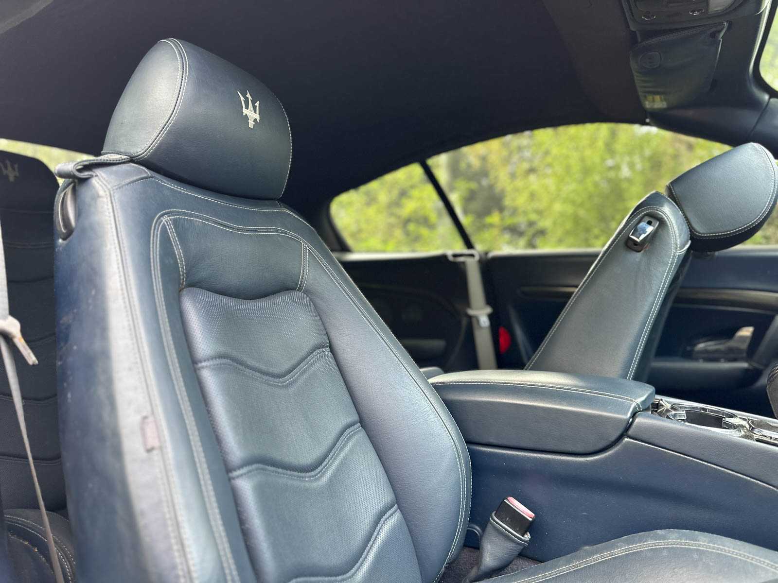 Maserati GranCabrio 4.7 V8 MC line 440pk 2012