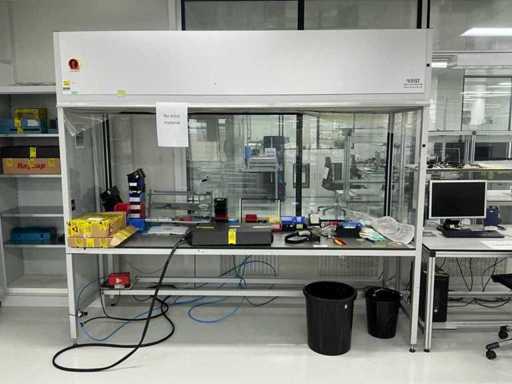 Cabina de limpieza - puesto de trabajo taller con contenido