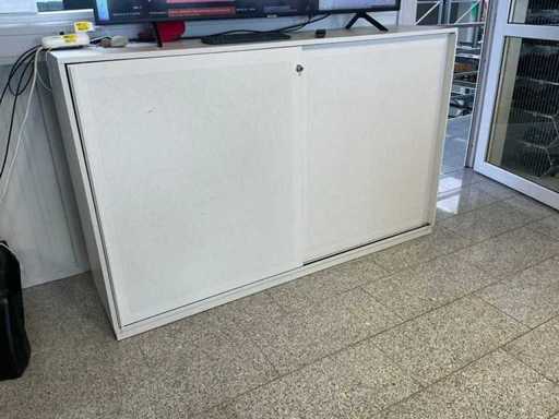 Büroschränke ohne Inhalt