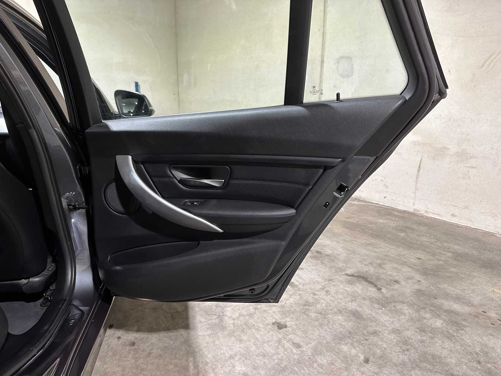 BMW 320i Automatic Centennial High Executive 184hp 2016 3-Series Touring, JR-371-D