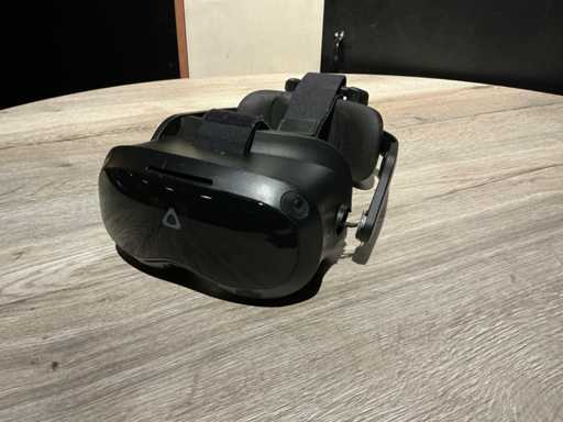 HTC Vive Focus 3 VR glasses