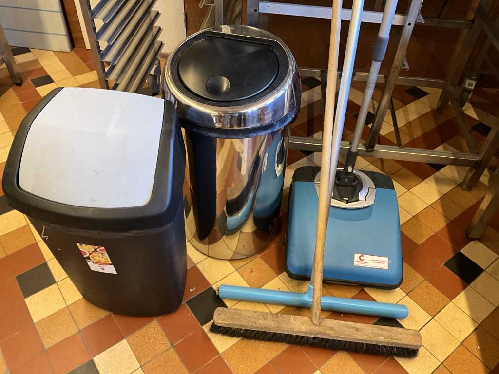 Floor cleaner CLEVERMAC + miscellaneous