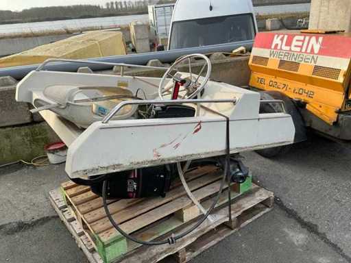 Motor extern cu reacție Mercury 30