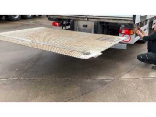 f9b162b3-6bad-4daf-9333-7e86fc7eb3b1.mp4