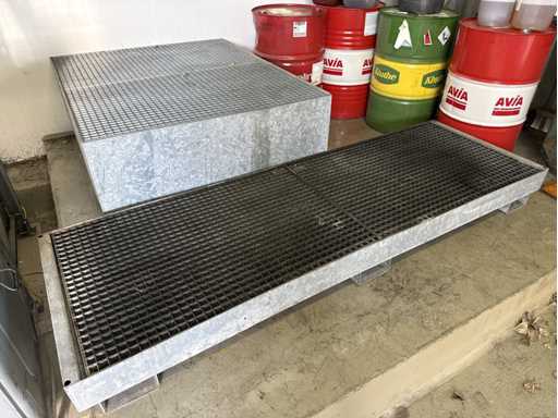   3 drip trays