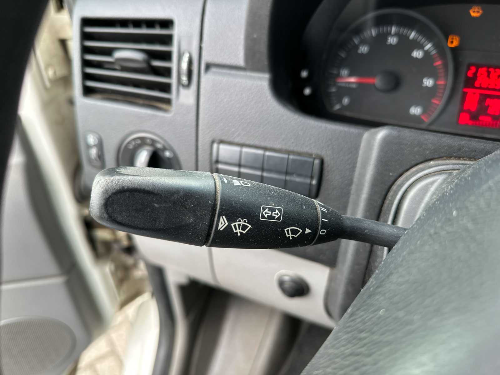 Volkswagen Crafter 35 2.5 TDI L2H1 DC 109pk 2008 (Origineel-NL), 62-VPJ-5