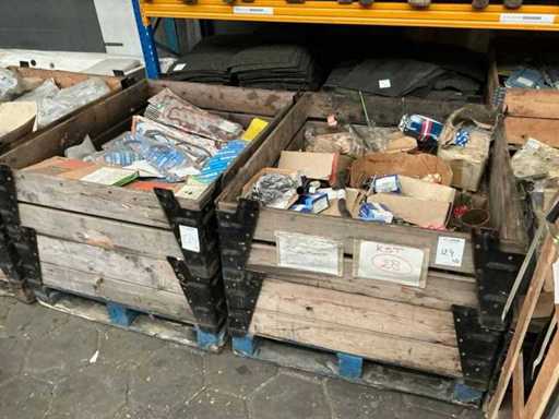 Batch of engine parts