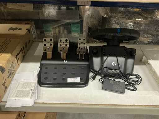 Logitech Gaming-Pedale + Lenkrad