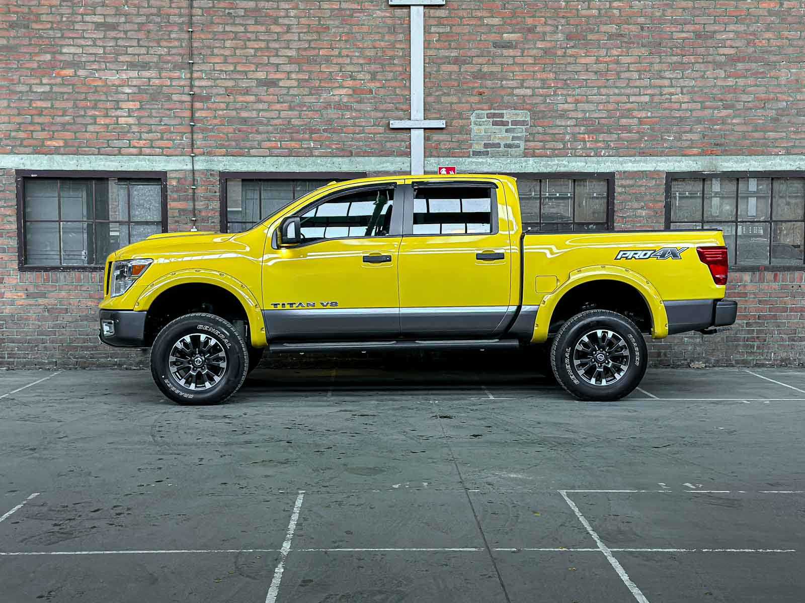 Nissan Titan PRO-4X 5.6 V8 396pk 2018