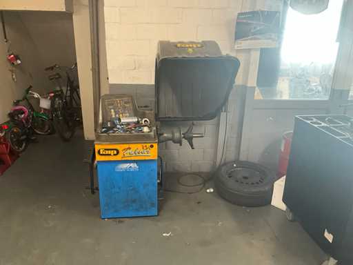 tire balancing machine