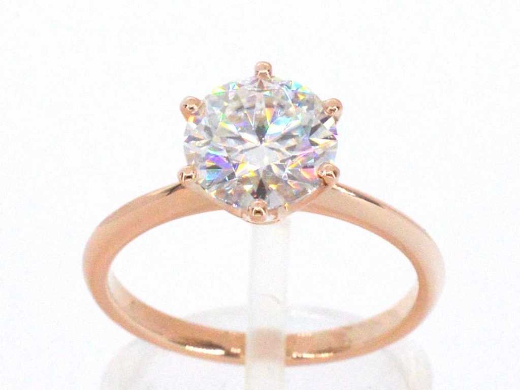 Rose gouden ring met een briljant geslepen diamanten van 2.00 carat