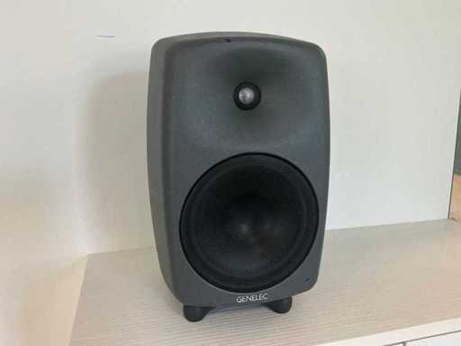 Monitor bi-amplificat Genelec 8050B