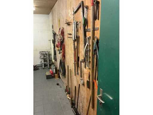 Wand mit Div Handwerkszeuges