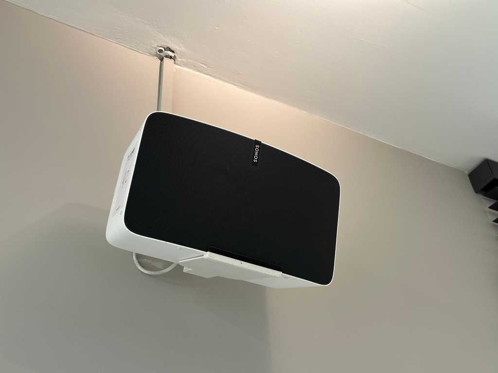 Sonos - Play 5 - Speaker with wall mount