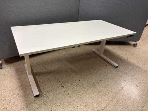 Schreibtisch "Oka EasyUp" höhenverstellbar (3x)