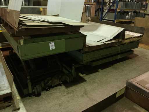 Verrijdbare heftafel (2x)