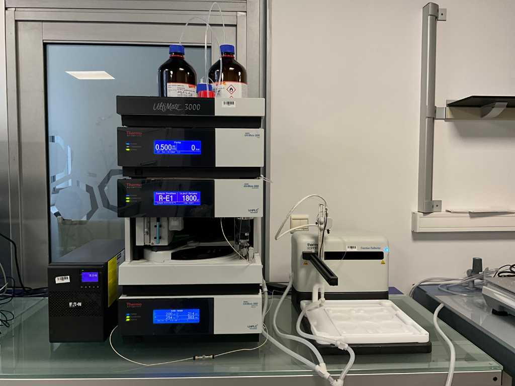 2019 Thermo Scientific Ultimate 3000 et collecteur de fraction Chaîne HPLC semi-preparative
