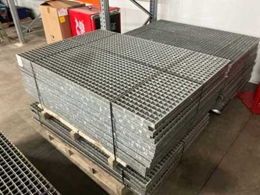 Galvanized slatted floor (21x)