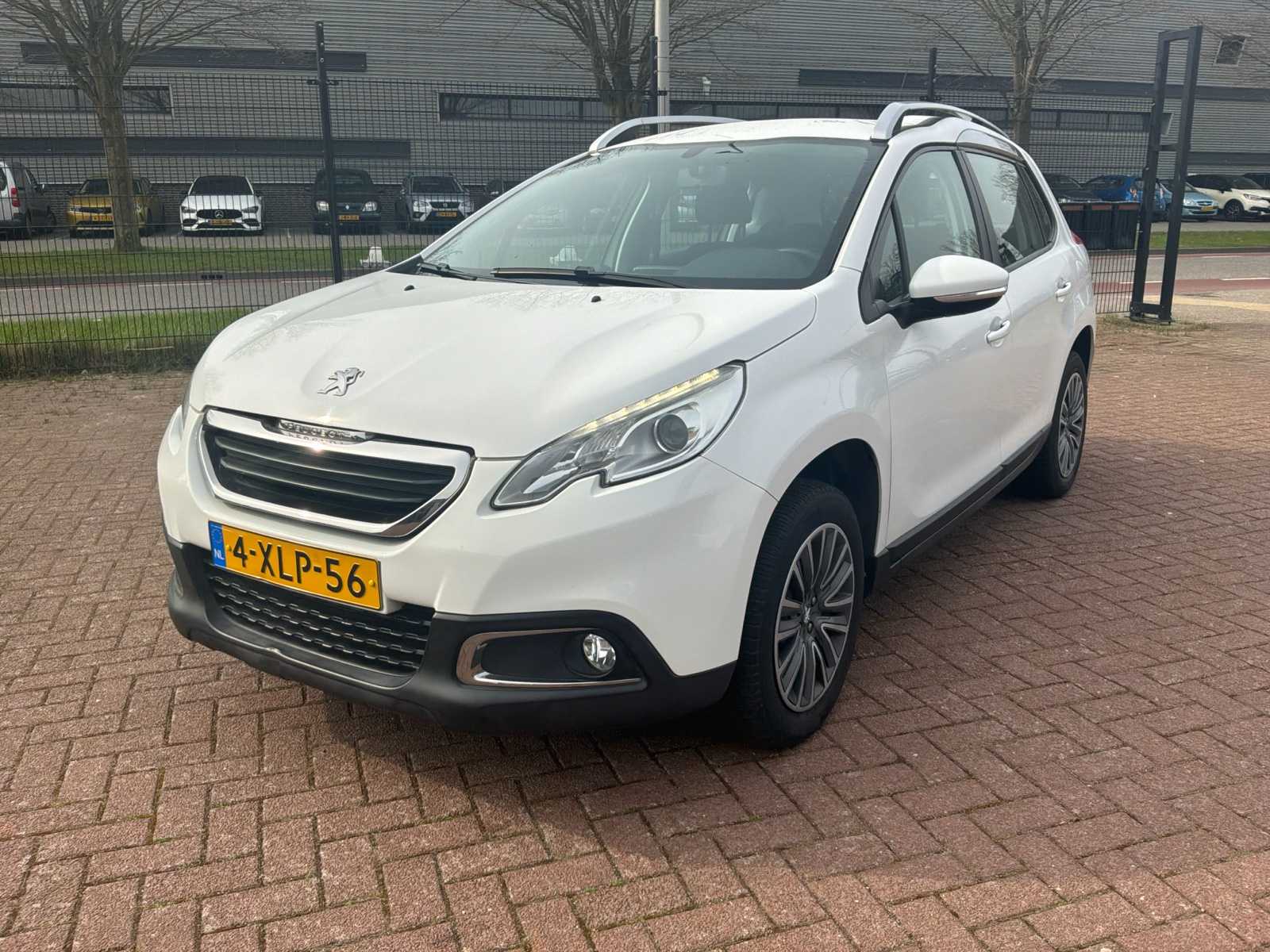2014 Peugeot 2008 1.2 VTi Active Car