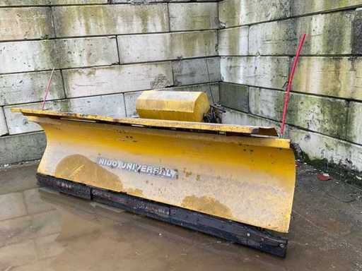 1982 Nido HYL240 pelle à neige