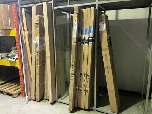 Ansammlung verschiedener sanitärer Einrichtungen