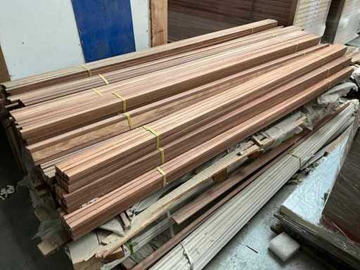 Environ 1000 cannes à battre