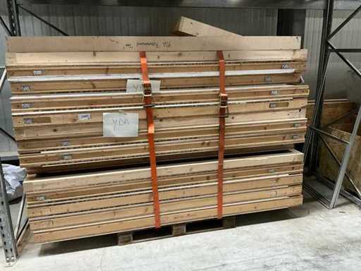 12 deugd houten stijlwand, 112 mm, gemaakt van KVH met 18 mm OSB3, dubbelplanken van 2,67 m hoog, ongeveer 1,00 m breedte elk.