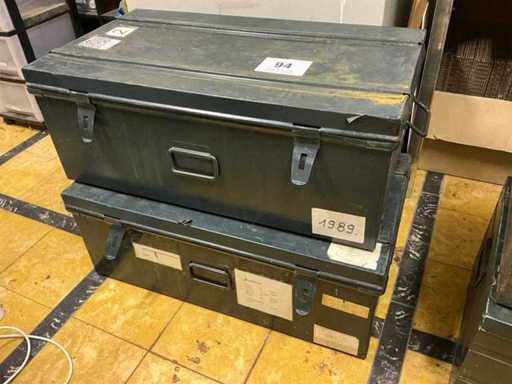 Metal storage case (2x)