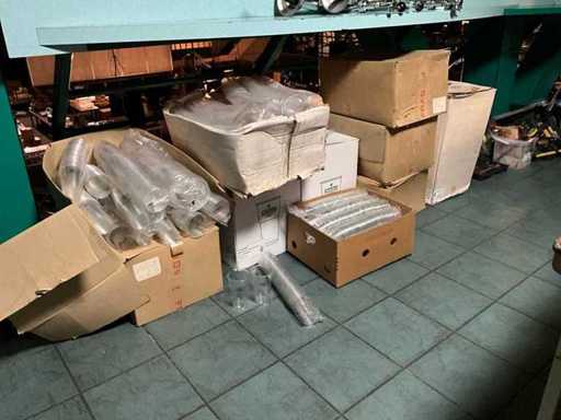 Batch of plastic drinking cups (10x)