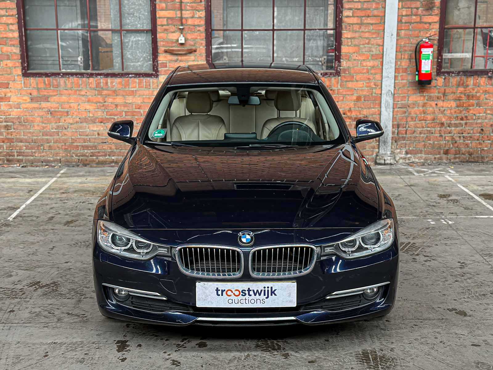 BMW 320i EfficientDynamics Edition Upgrade Edition 170pk 2013 (Origineel-NL) 3-serie, 1-SLL-03