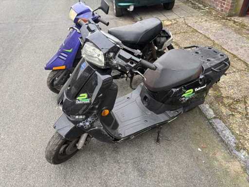 Scooters légers et scooters légers motorisés (2x)