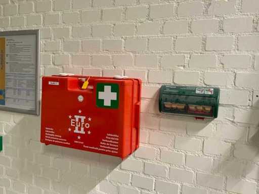 Zestaw pierwszej pomocy Cederroth / Euro 2 oraz zestaw środków ochrony osobistej