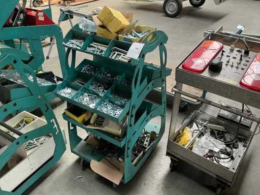 Rack mobile avec matériel de montage