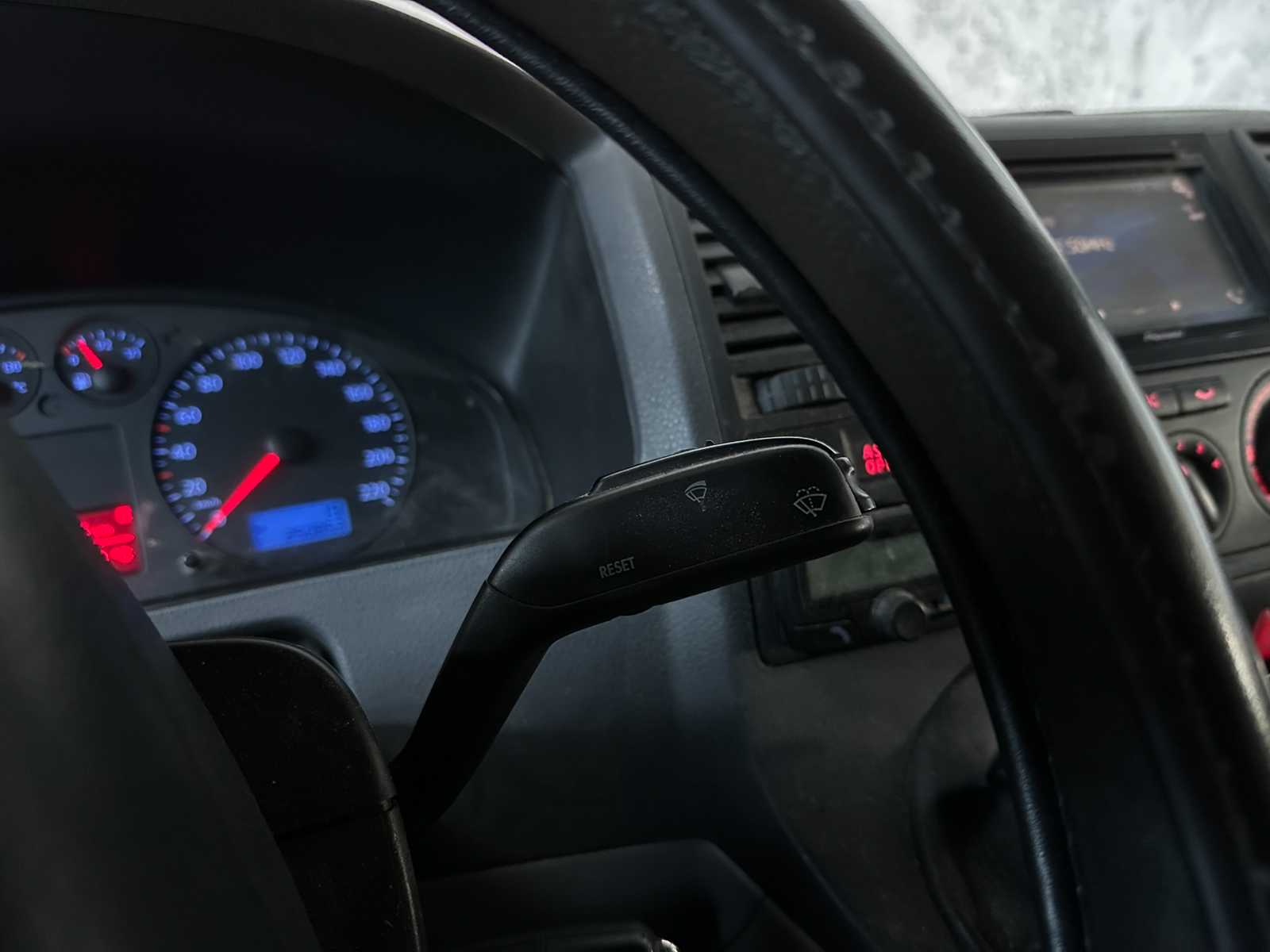 Volkswagen Transporter 2.5 TDI 340 4M MHD 131PK 2007, 81-VGK-3