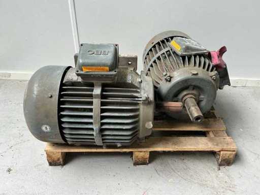 BBC QU 160 M4AG Elektromotor (2x)