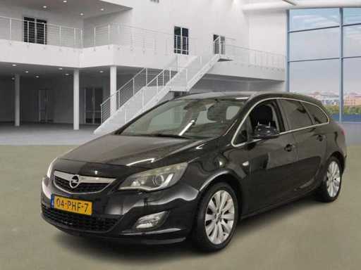 Opel Astra Sports Tourer 1.4 Turbo Cosmo; 04-PHF-7