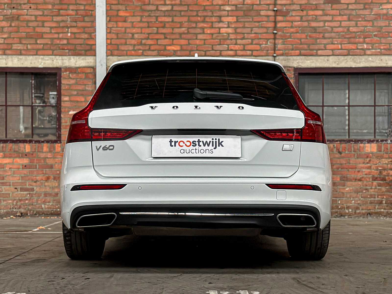 Volvo V60 2.0 T6 Recharge AWD Inscription Expression 253pk 2021 (Origineel-NL + 1e eigenaar), N-828-HZ