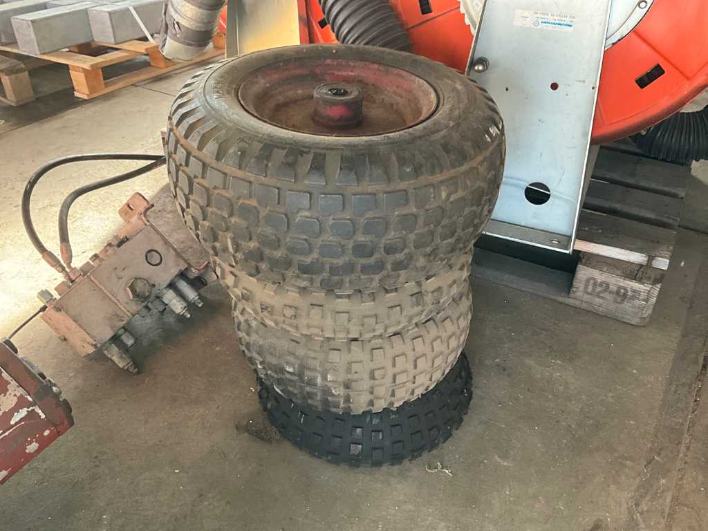 Off-road tyres (4x)