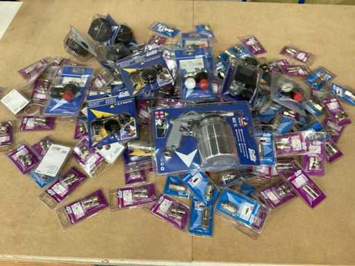 Criko a combinat o mulțime de accesorii cu aer comprimat diverse (150x)