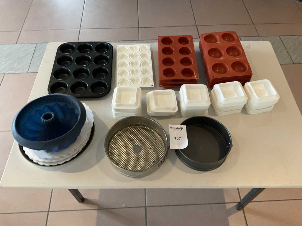 Various baking pans