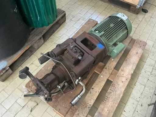 Machinery, spare parts and warehouse stocks
