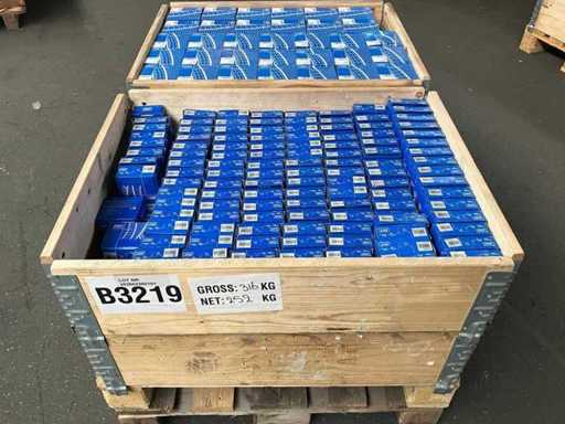 SKF - Partij auto-onderdelen o.a waterpompen