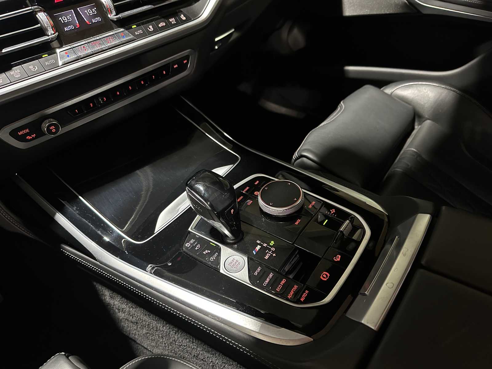 BMW X7 M50i 4.4 V8 High Executive M-Sport 530pk 2021 G07, P-038-DK