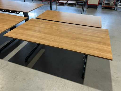 Ahrend - in hoogte verstelbaar - Desk